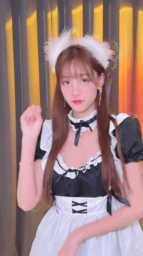 女主播南波儿Cos蜘蛛侠大跳广场舞，粉丝：身材比蜘蛛丝都丝滑