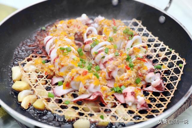 复工复产小聚，一桌3500元吃生猛海鲜，富贵虾菇和小青龙，好吃