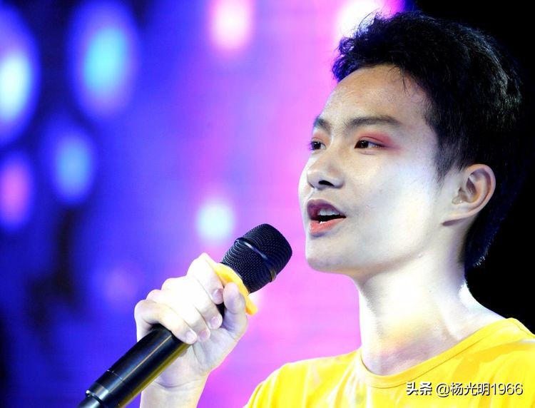 施秉一中：唱响青春   舞动人生