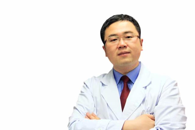 被足底筋膜炎折磨的早上不敢下地，检查发现跟骨骨刺，该如何是好