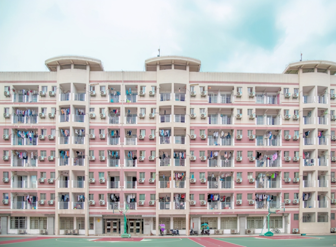 人民日报聚焦！湖南大学坐拥三条“地铁校车”，其中一条直达宿舍门口！