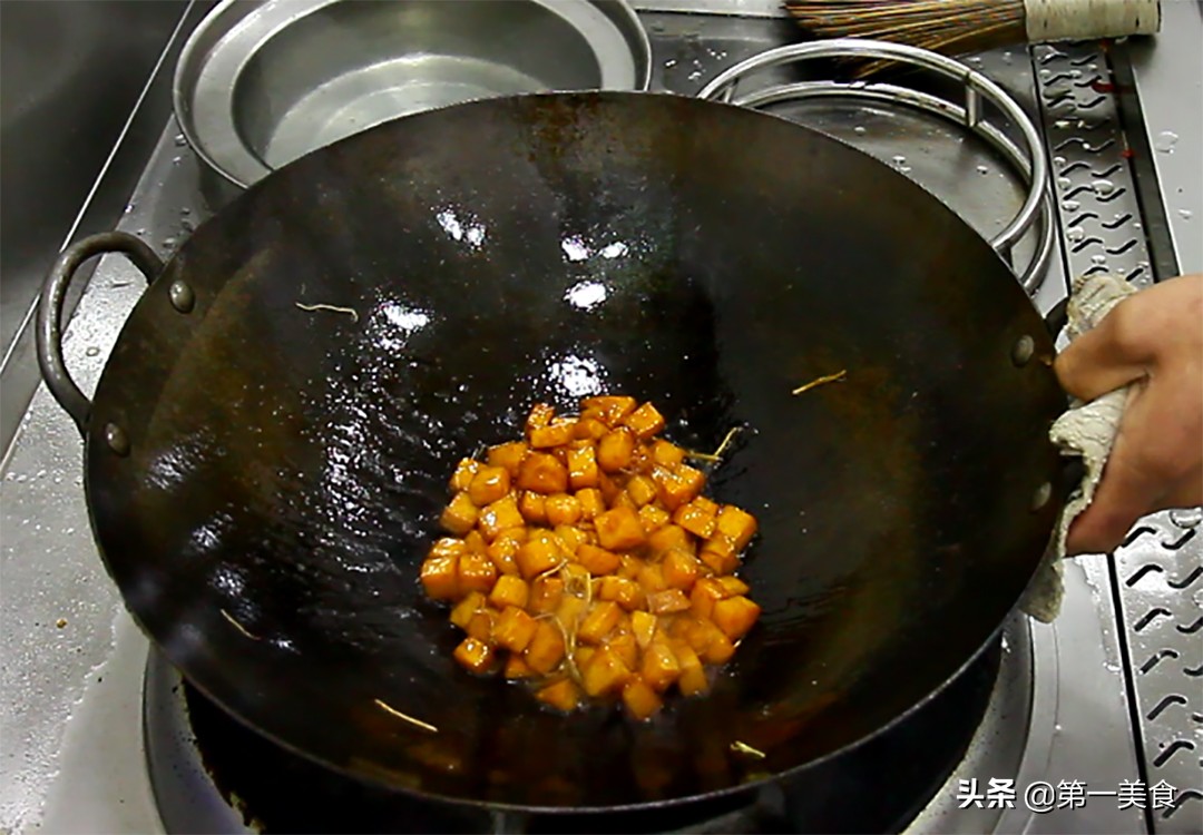 图片[5]-【姜丝红薯】做法步骤图 外酥里糯 清甜好吃-起舞食谱网