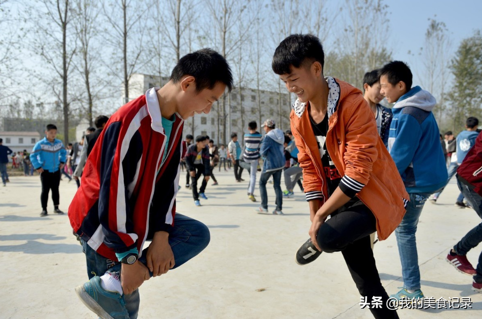 学校成绩全县垫底，要求校长做检讨，校长：学生质量低，怪我吗