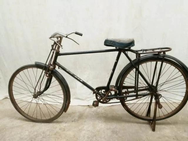 80年代:新婚四大件之"二八大杠"自行车,放在如今值多少钱?