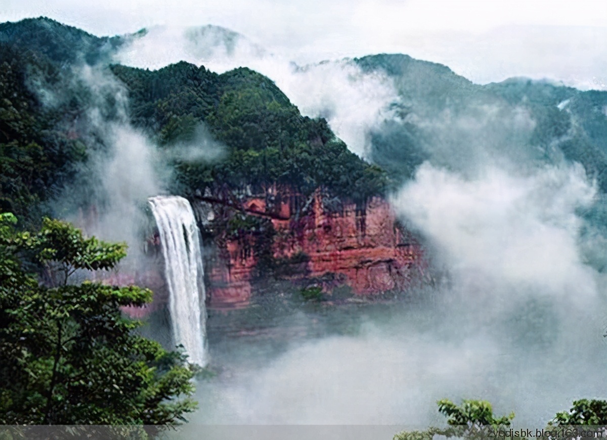 爱情山火了!重庆绝美景区,海拔最高超1700米,游客堪称空气真好