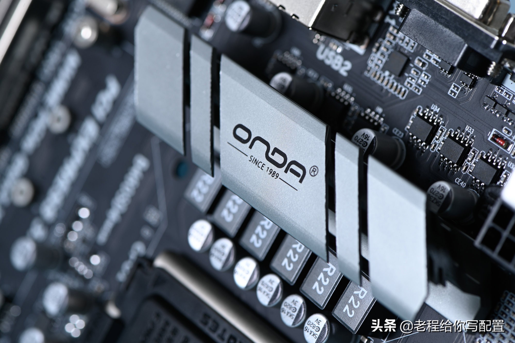 400块的主板，技嘉和华硕B365工包主板的价格，买新10代酷睿座驾