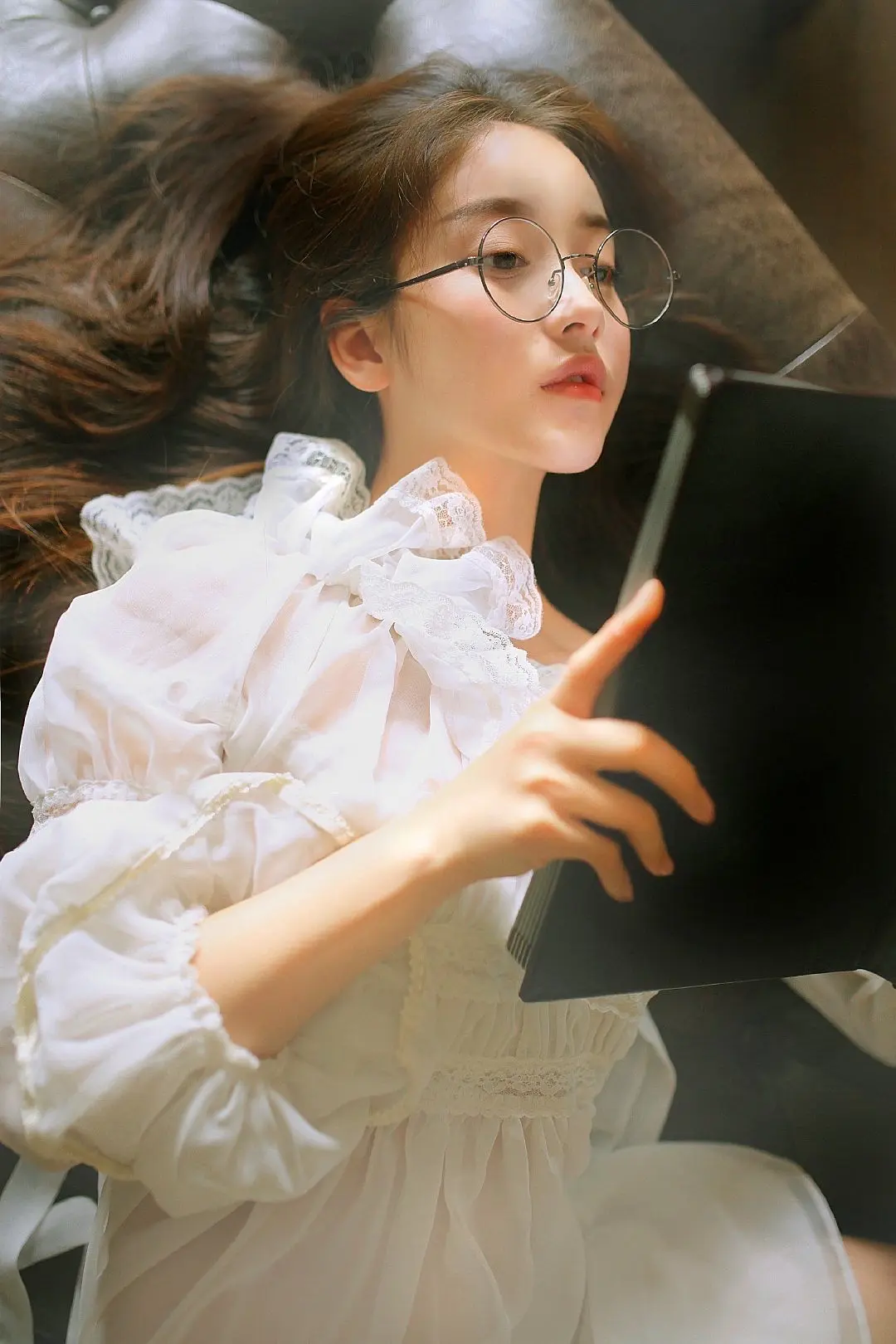 进娱乐圈的10位网红,有人演8部女主不火,有人身份横跨演员歌手