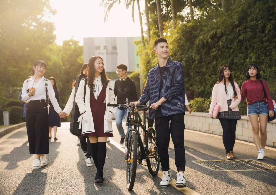 大学非常不值得考的5类证书，就是“废纸一张”，大学新生注意