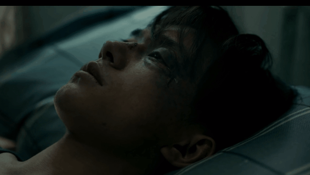 生日当天憾别金鸡影帝，20岁的易烊千玺，侥幸逃过被捧杀命运