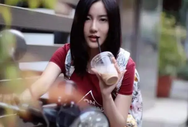 清华大学校花排名，榜首是高考“双料状元”，美女学霸真的存在