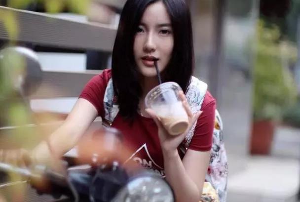 清华大学校花排名，榜首是高考“双料状元”，美女学霸真的存在