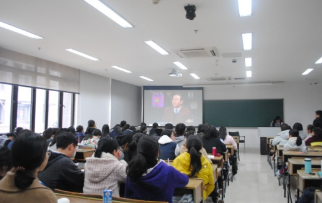 高考没过本科线，却收到多所大学的录取通知书？过来人劝你要当心