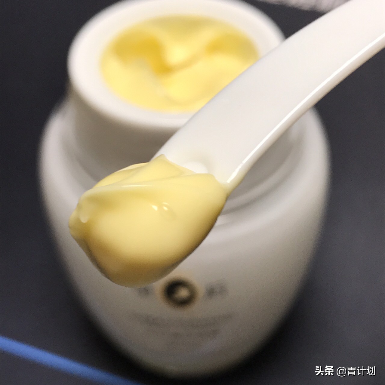 面霜不一定越贵就越好！4个口碑不俗的老牌国货，锁水保湿真管用