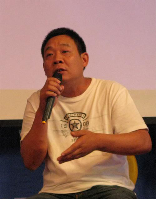 胖东来创始人于东来：90%利润给员工，冲在抗洪第一线