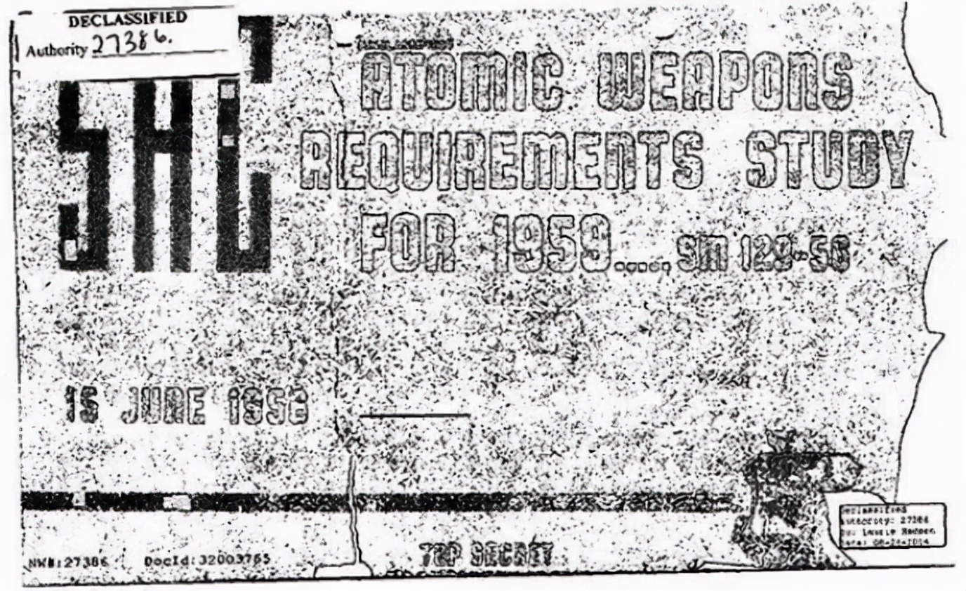 1964��10��13�գ��ҹ���һ��ԭ�ӵ���ըǰ���죬����г����˹���