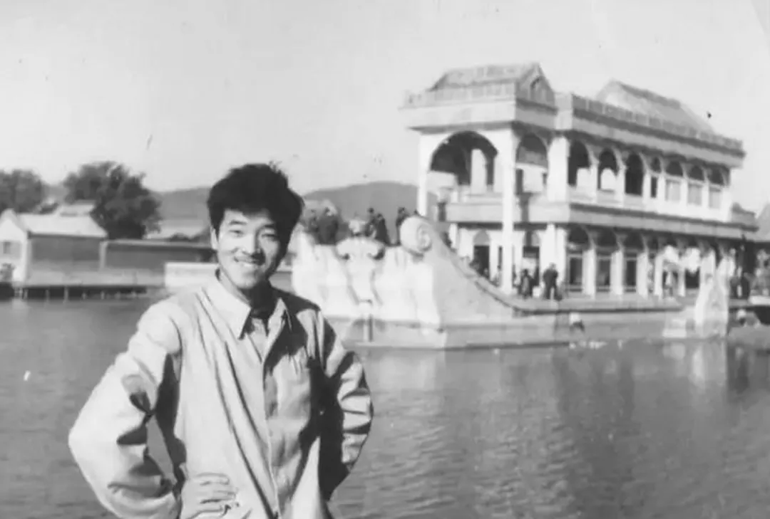 被嘲笑、被抢劫，59岁去直播，