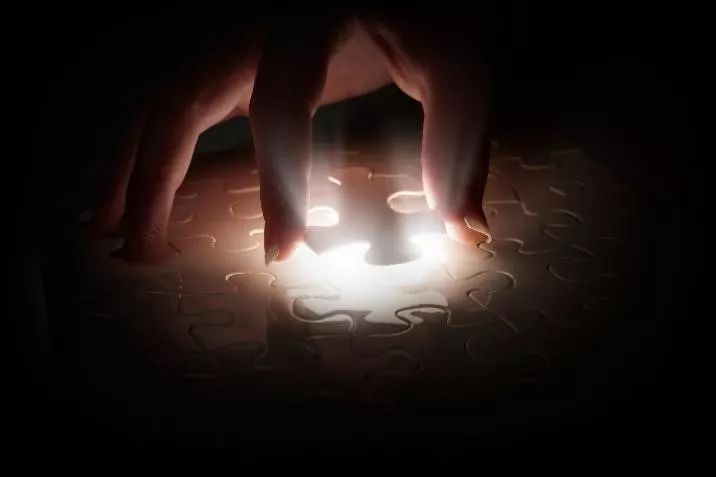 男子杀人逃亡26年，民警一句话把他说哭了