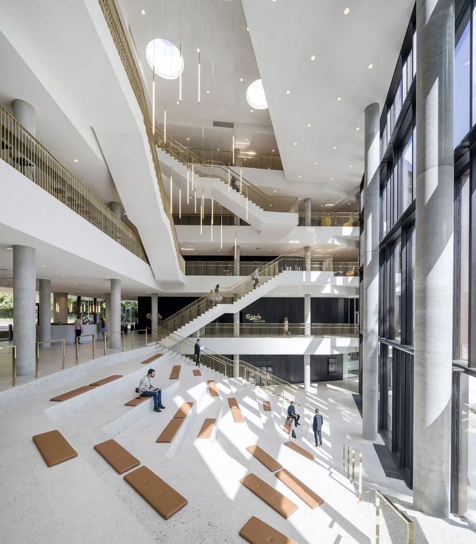 嘉士伯新总部大楼，可回收的黄铜外立面，示范了真正可持续理念