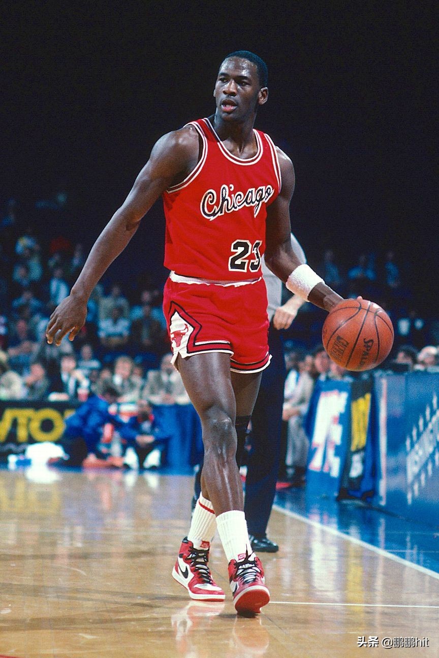 芝加哥公牛队(芝加哥脚本款)当你有一套标志性的常规球衣时,很难在