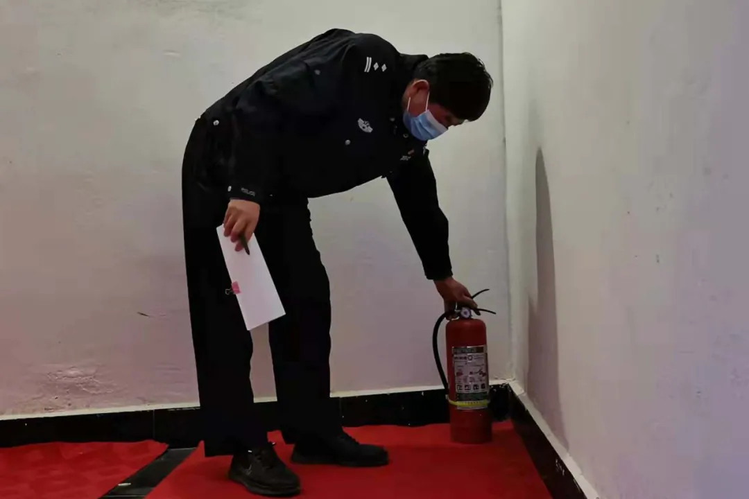小事实干 暖心为民