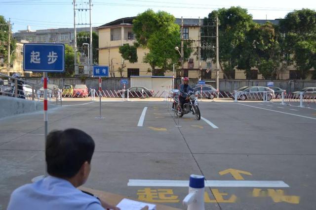 想骑摩托车上路？除了有驾照，还应符合这5个要求