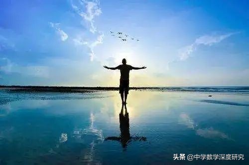 一瓶子水不响，半瓶子水乱晃，话糙理不糙