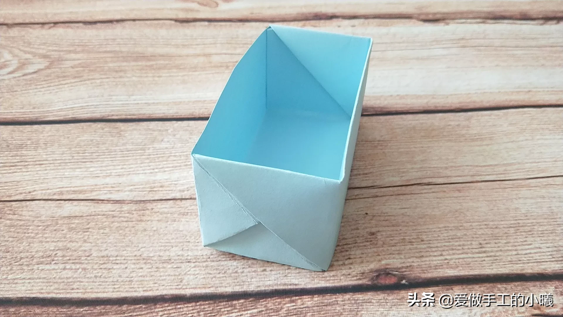 折纸教程：用卡纸折个收纳盒，简单又好看，收纳不烦恼
