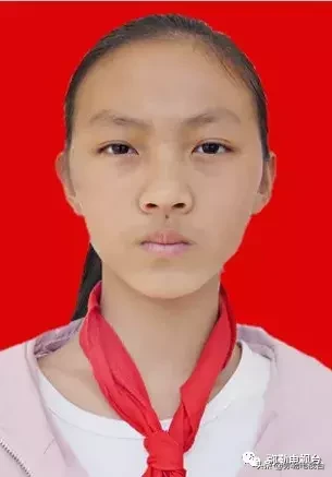 弥勒这几十名少年，真棒！有你母校的吗？