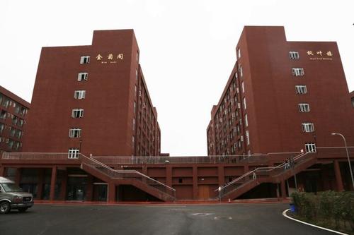 华大医药卫生学校和四川医科校——强弱谁是定盘星？