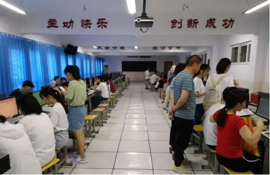 张雪峰最不建议上的专业（三大劝退专业，名字响亮就业难）