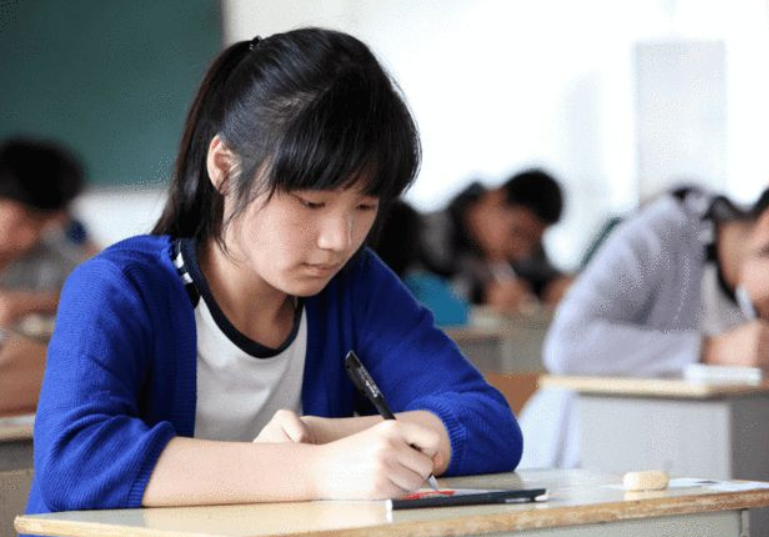 新高考选科的“最优组合”，专业覆盖面广易拿高分，赋分优势明显