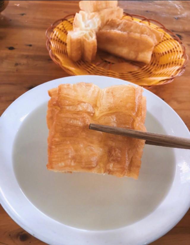豆浆油条不愧为黄金搭档(豆浆油条不愧为黄金搭档图片)