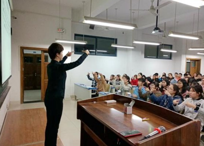 国内让人“后悔”的专业排行：医学专业排名靠前，会计教育均上榜