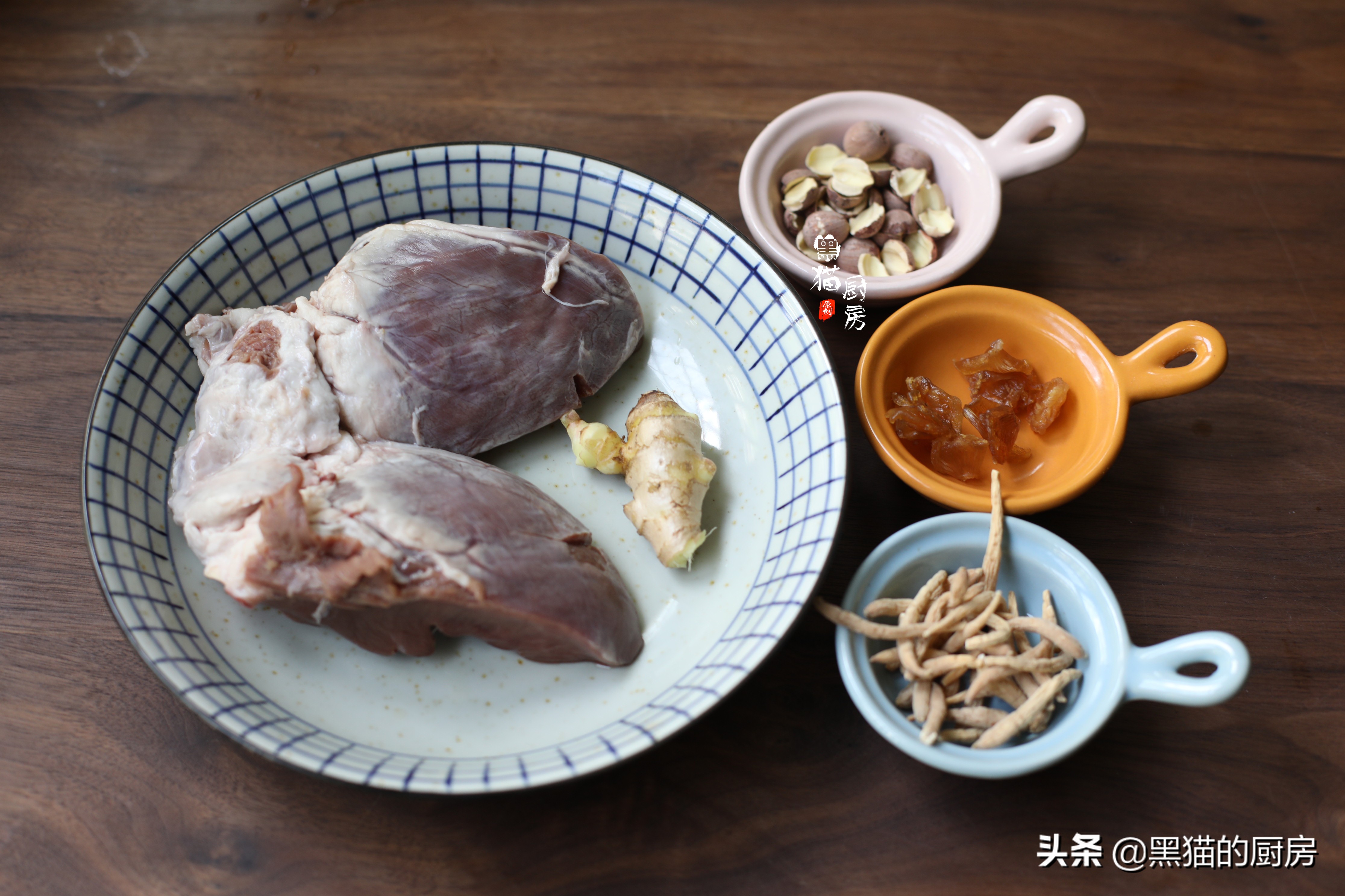 广东妈妈分享猪心汤的做法，季节交替多煲几次，孩子晚上睡眠好