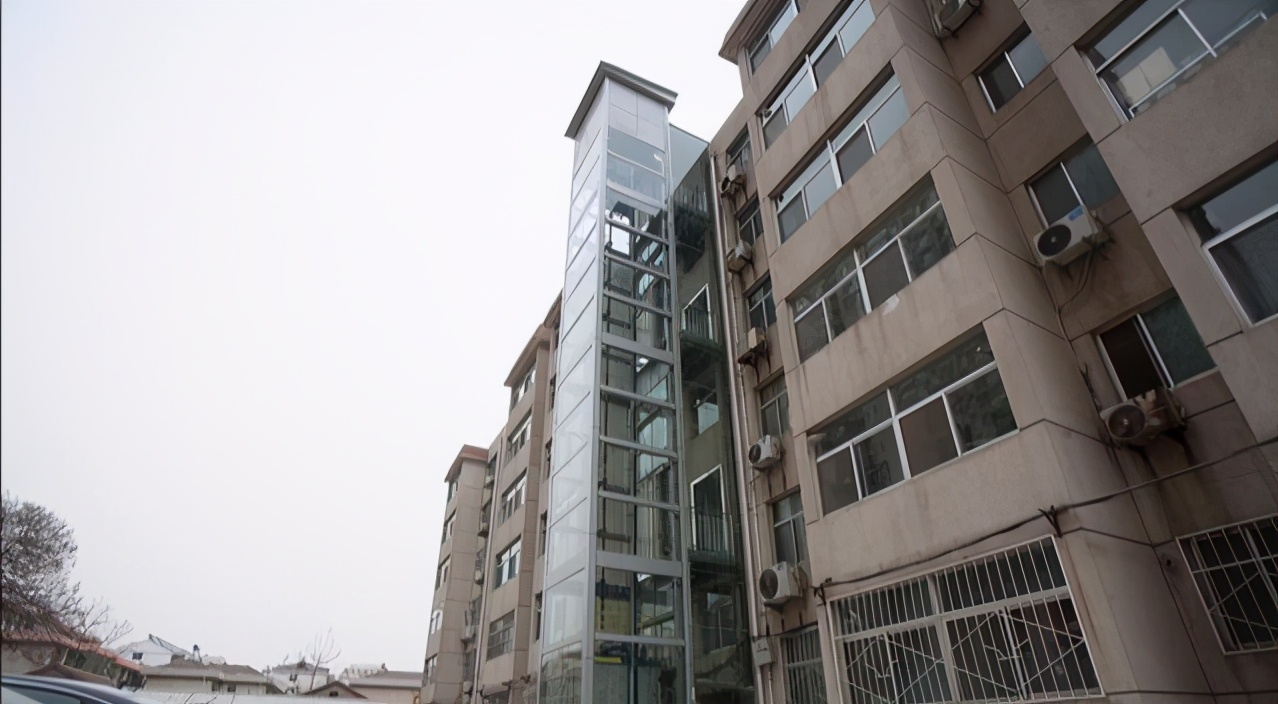 受够连廊房带来的痛苦，一家人坚持选楼梯房，入住后感觉真舒适
