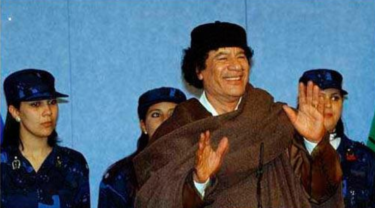 1982年卡扎菲总统访华，和邓小平谈了谈，但一直占不到优势。