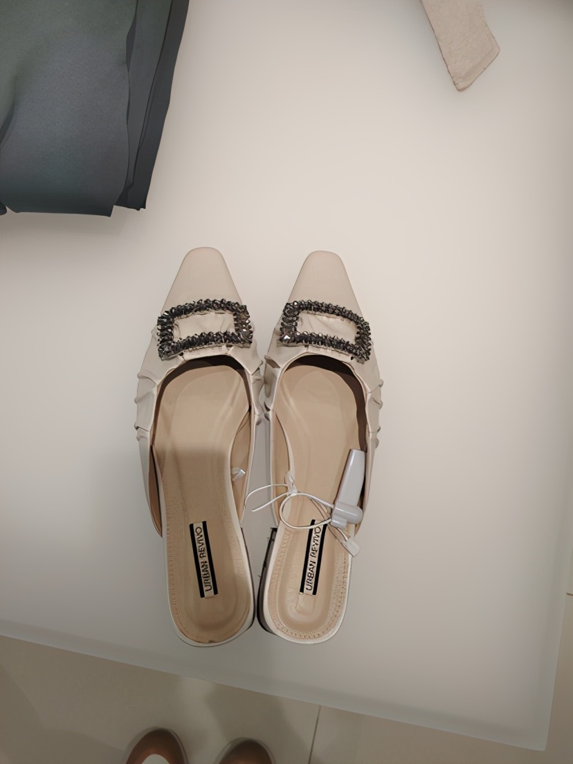 Zara和UR的3款春季美鞋，把好看写在了脚上