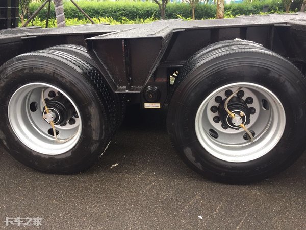 半挂车头啥牌子的好(不同的半挂车该用什么轮胎,你知道吗?