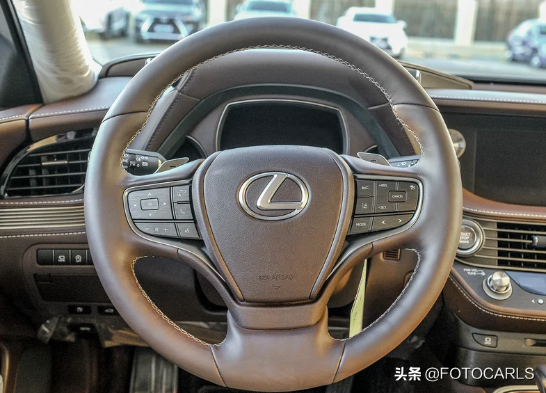 雷克萨斯LS350入门版，售价80万起，卖的就是颜值和品质？