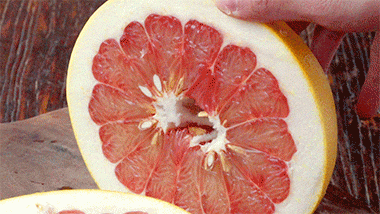 这个方法剥柚子，一点白色的筋都没有