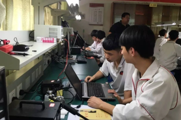 中考落榜，职高就业前景如何？过来人告诉你答案