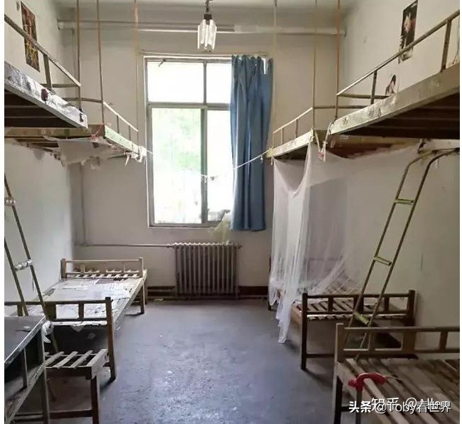 哪些宿舍环境极差的大学，入学做好心理准备