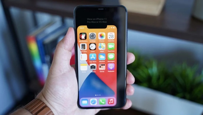 5.4英寸屏幕多大？5.4英寸 iPhone 12 屏幕机身有多小？