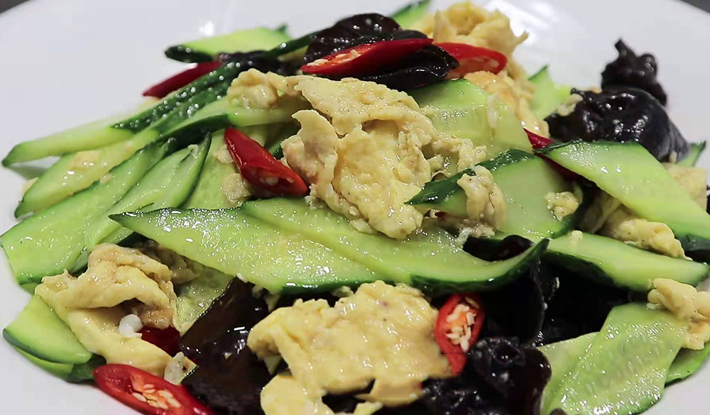 教你黄瓜炒鸡蛋的正确做法，黄瓜清脆入味不发黑，鸡蛋没有腥味