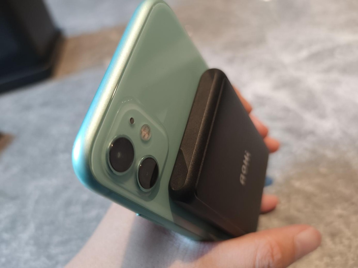 Aohi Magcube W4000磁吸充电宝，解决电量低下问题的不二法宝