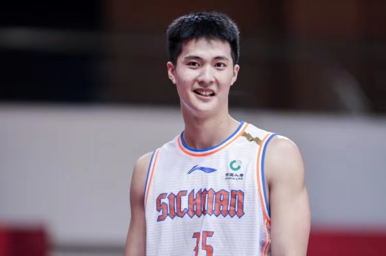 有汕大杜兰特之称的朱松玮,如今表现怎样)