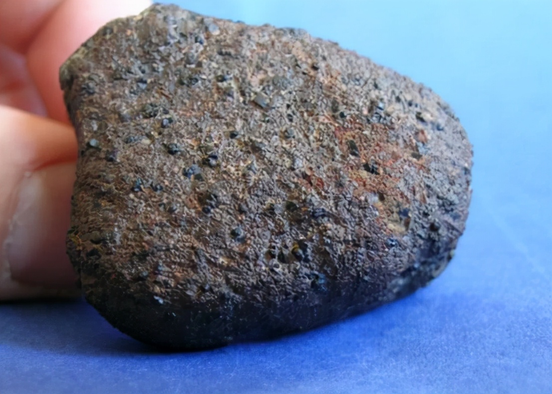 深圳海关查获半吨陨石，伪装成黄铁矿进口，半吨陨石值多少钱