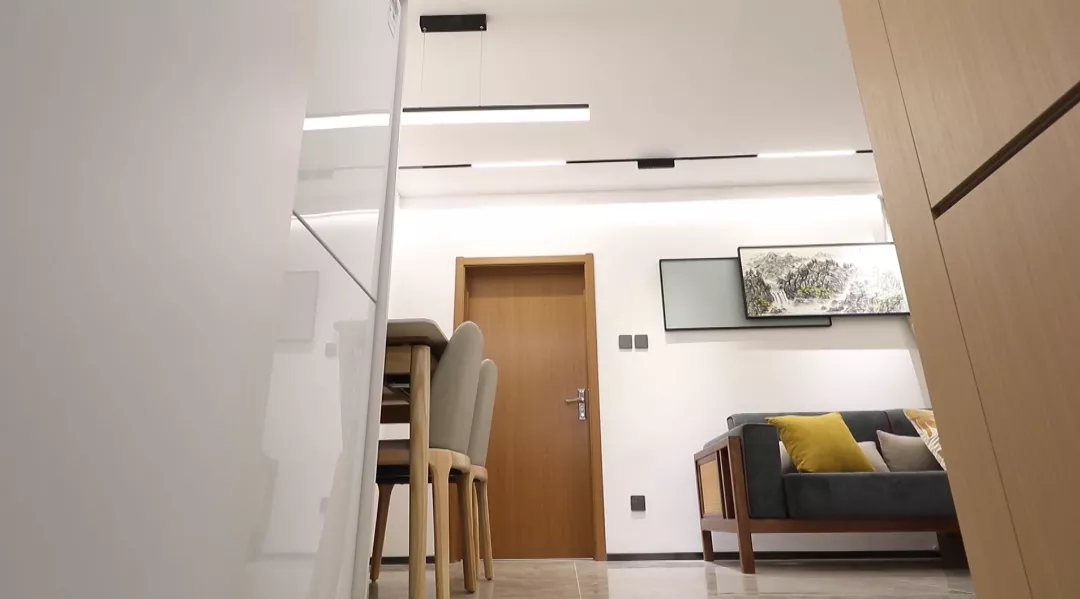 这房子暗得我看不下去了！改造之后变八口阳光之家