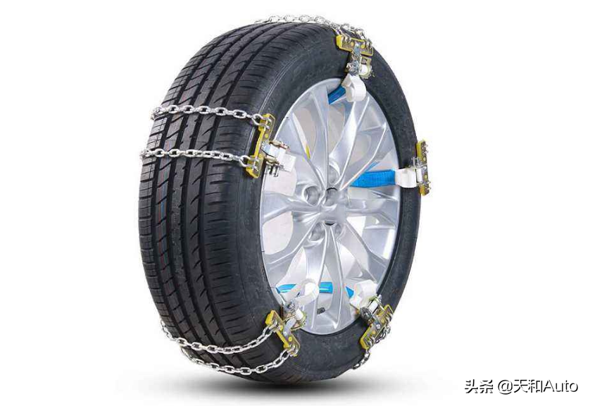 汽车百科知识：冰面雪地驾车如何防滑·新手司机建议阅读