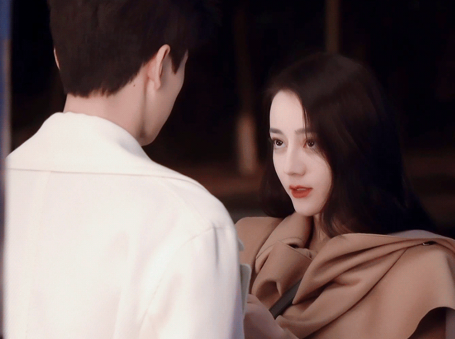 荣耀出名场面,热巴杨洋眼神谈爱太会了,cp感争议可以停止了吧